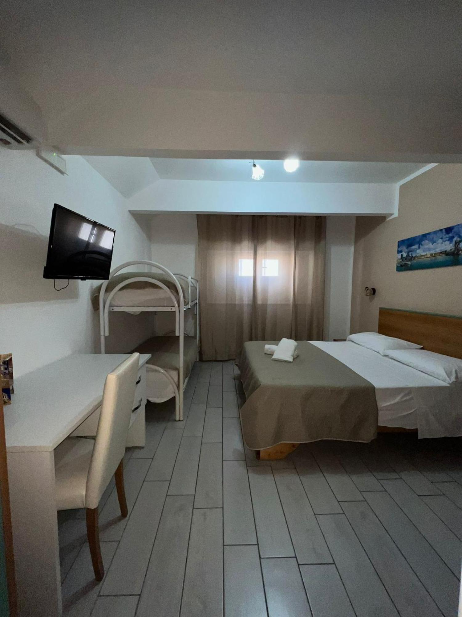 Hotel Martini Casavatore Exterior photo